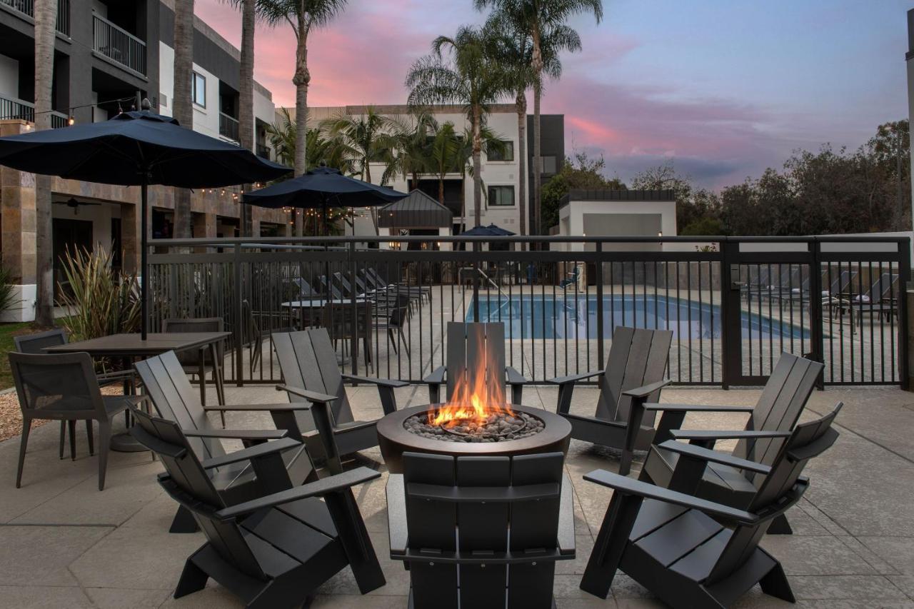 Courtyard By Marriott San Diego Carlsbad Exterior photo